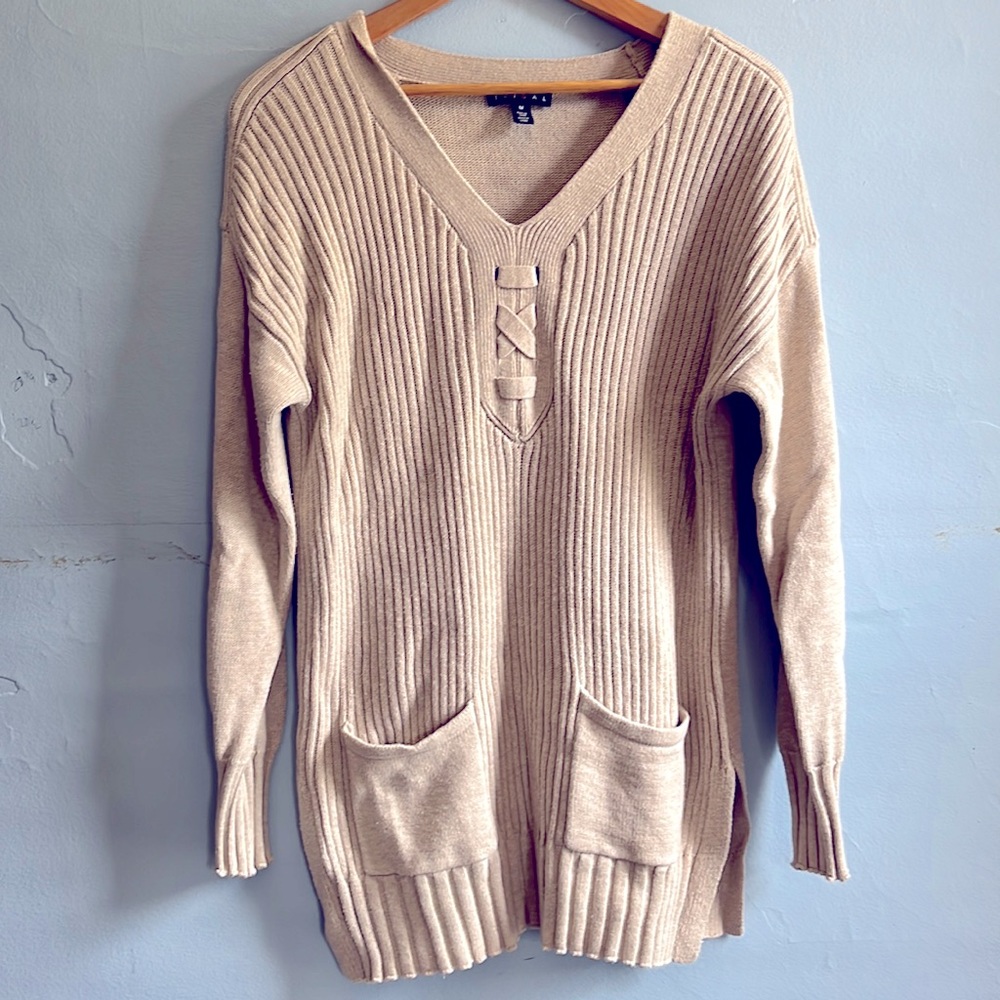 Tribal V Neckline Sweater | Size Medium